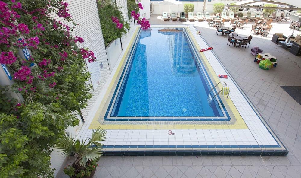 Hotel Novel Center 4*